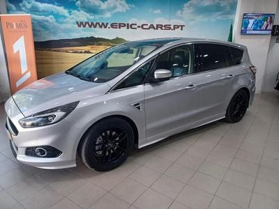 Cinza prata Usado 2015 Ford S-MAX Titanium Monovolume | € 21.890 (Preço justo)