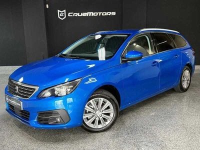 Azul Usado 2021 Peugeot 308 Allure Carrinha | € 17.900 (Preço justo)