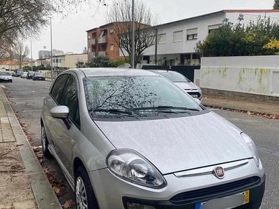 Cinzento Usado 2011 Fiat Punto Citadino | € 5.500 (Bom preço)