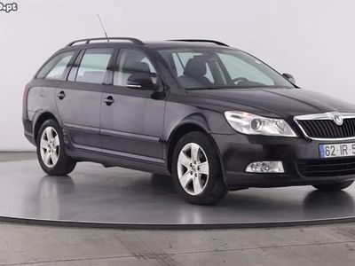 Preto Usado 2010 Skoda Octavia Elegance Sedan | € 6.950 (Caro)