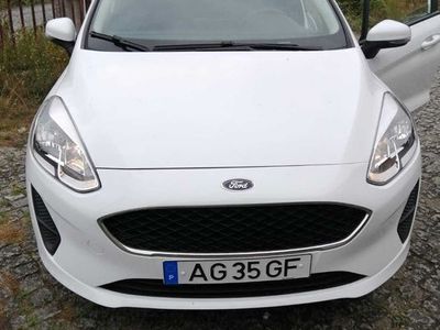 usado Ford Fiesta com 34000 kms, praticamente novo