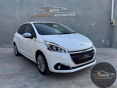 Branco Usado 2019 Peugeot 208 Signature Sky Citadino | € 11.900 (Preço justo)