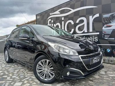 Preto Usado 2018 Peugeot 208 Signature Sky Citadino | € 10.999 (Preço justo)