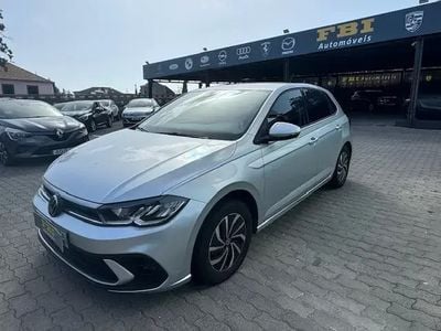 Cinzento Usado 2023 VW Polo Life Citadino | € 21.900 (Caro)