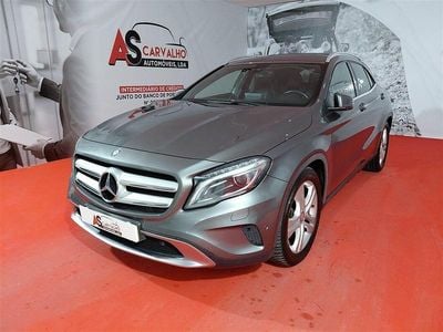 Cinza Usado 2015 Mercedes GLA180 Urban SUV | € 20.750 (Caro)