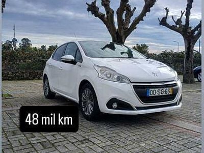Usado 2016 Peugeot 208 Style Citadino | € 8.700 (Preço justo)