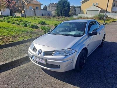Usado Renault Mégane II 106 HP (77 kW) 2007 Cinzento Citadino