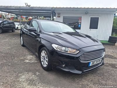 Usado Ford Mondeo Trend 120 HP (88 kW) 2015 Preto Citadino