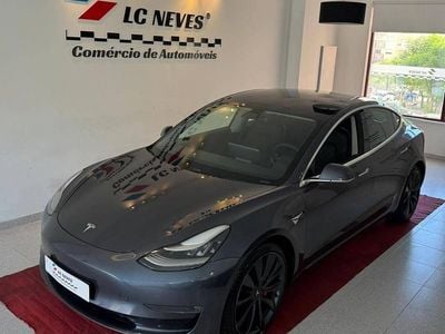 Cinzento Usado 2019 Tesla Model 3 Sedan | € 23.990 (Bom preço)