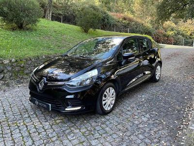 Preto Usado 2019 Renault Clio IV LIMITED | € 11.790 (Preço justo)