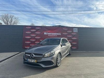 Cinza Usado 2017 Mercedes A180 AMG line | € 16.950
