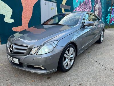Cinza Usado 2010 Mercedes E250 Avantgarde Coupé | € 16.490