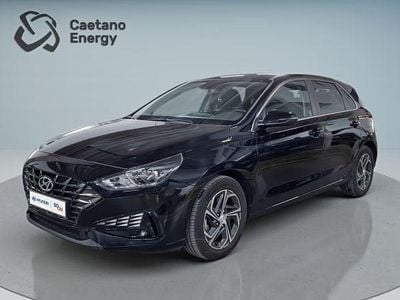 Usado Hyundai i30 Style 120 HP (88 kW) 2023 Phantom black (metalizada) Sedan