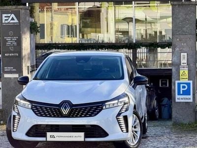 Branco Usado 2024 Renault Clio V Intens | € 16.990 (Preço justo)