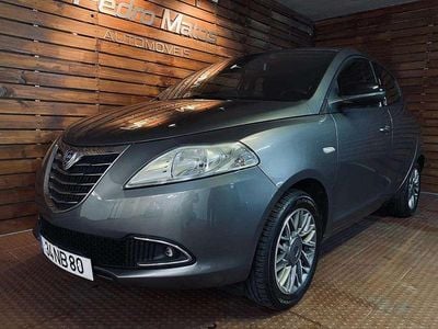 Usado Lancia Ypsilon 69 HP (50 kW) 2013 Antracite Citadino