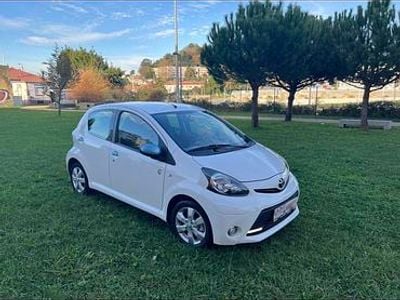 Branco Usado 2014 Toyota Aygo Citadino | € 9.750 (Preço justo)