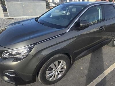 Cinzento Usado 2018 Peugeot 3008 Active Sedan | € 17.990 (Preço justo)