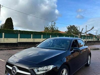 Usado Mercedes A180 Style 116 HP (85 kW) 2019 Preto Citadino
