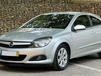 usado Opel Astra GTC 1.7 CDTI - Modelo Sport todos os extras - 5 Lugares