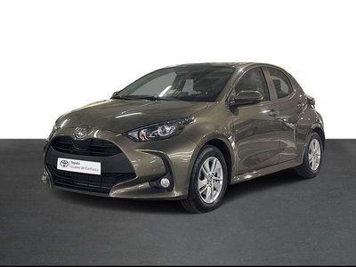 Bronze (pintura metalizada) Usado 2024 Toyota Yaris Comfort | € 24.750 (Preço justo)