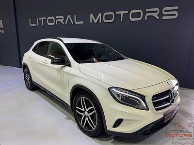 Branco Usado 2016 Mercedes GLA200 AMG line SUV | € 24.500 (Preço elevado)