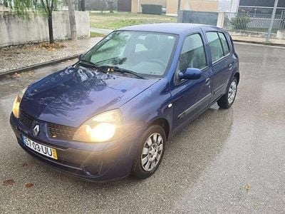 Usado 2003 Renault Clio II Sedan | € 1.850 (Bom preço)
