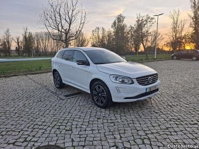 Usado Volvo XC60 Dynamic 150 HP (110 kW) 2017 Branco SUV