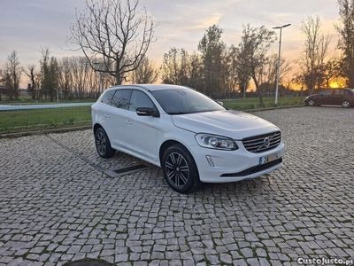 Branco Usado 2017 Volvo XC60 Dynamic SUV | € 23.750 (Caro)
