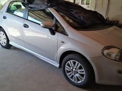 Usado 2014 Fiat Punto Sedan | € 6.500 (Preço justo)