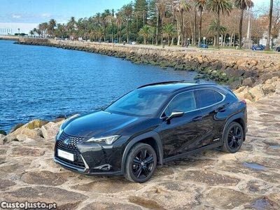 Usado Lexus UX 250h 184 HP (135 kW) 2021 Preto SUV
