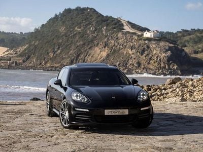 Usado Porsche Panamera 310 HP (228 kW) 2017 Preto