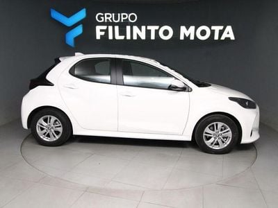 Usado Toyota Yaris Hybrid Comfort 115 HP (84 kW) 2024 Branco