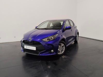 Azul (pintura metalizada) Usado 2024 Toyota Yaris Comfort | € 24.750 (Preço justo)