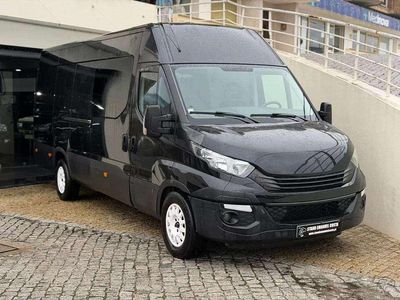 Usado Iveco Daily 180 HP (132 kW) 2018 Preto Carrinha