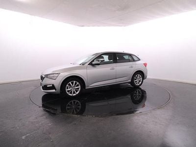 Cinza Usado 2022 Skoda Scala Ambition Citadino | € 17.900 (Preço justo)