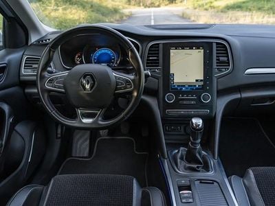 Cinzento Usado 2017 Renault Mégane IV | € 15.900 (Caro)