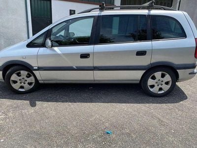 Usado 2002 Opel Zafira Monovolume | € 2.000