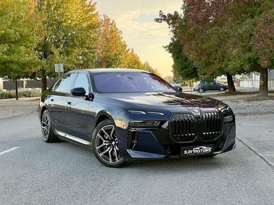 Azul Usado 2023 BMW 750e Sedan | € 120.000