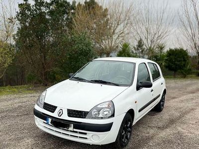 Usado Renault Clio II 60 HP (44 kW) 2003 Sedan