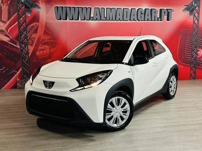 Usado Toyota Aygo X Play 72 HP (52 kW) 2022 Branco SUV