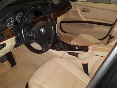 Preto Usado 2009 BMW 320 Sedan | € 12.500