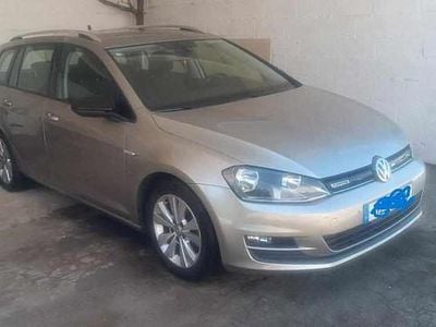 Usado VW Golf VII 110 HP (80 kW) 2015 Cinzento Carrinha