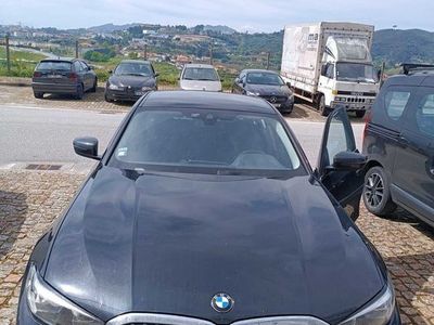 usado BMW 330e bom estado