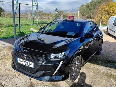 Preto Usado 2022 Peugeot e-208 Allure Citadino | € 20.980 (Preço elevado)