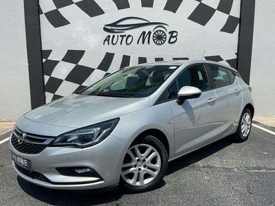 Usado Opel Astra Business Edition 110 HP (80 kW) 2019 Cinza