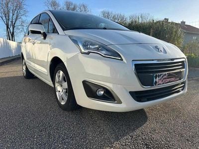 Usado Peugeot 5008 Allure 115 HP (84 kW) 2014 Branco Monovolume