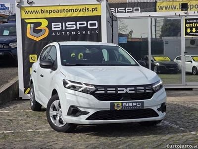 Usado Dacia Sandero Essentiel 101 HP (74 kW) 2025 Branco Citadino