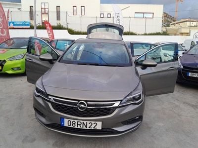 Cinzento Usado 2016 Opel Astra Selection | € 15.250 (Preço elevado)