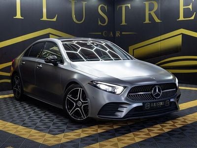 Cinza Usado 2020 Mercedes A180 AMG line Sedan | € 28.900 (Preço elevado)