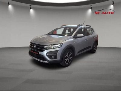 Usado Dacia Sandero Essentiel 91 HP (66 kW) 2022 Cinzento Citadino